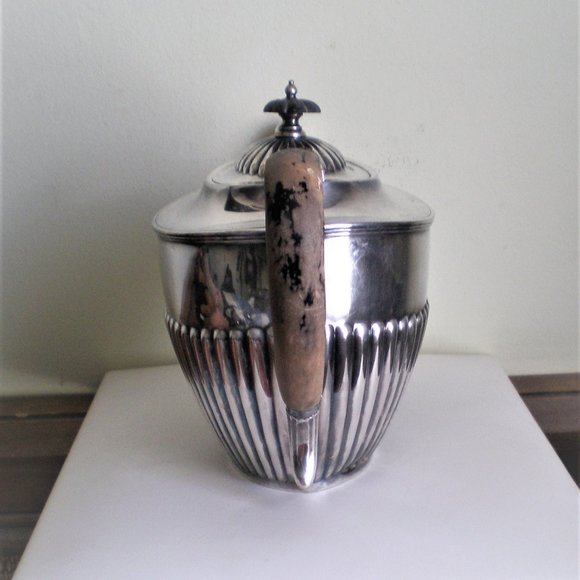 Antique John Round & Sons Sheffield England Silverplate Gadroon Edge Teapot - Picture 4 of 11